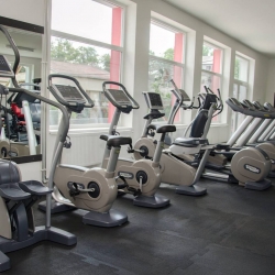 zeus fitness club toplianska 132 raslavice fitnescentrum na e-fitko.sk