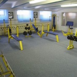 roland fitness kalmana mikszatha 1 rimavska sobota fitnescentrum na e-fitko.sk